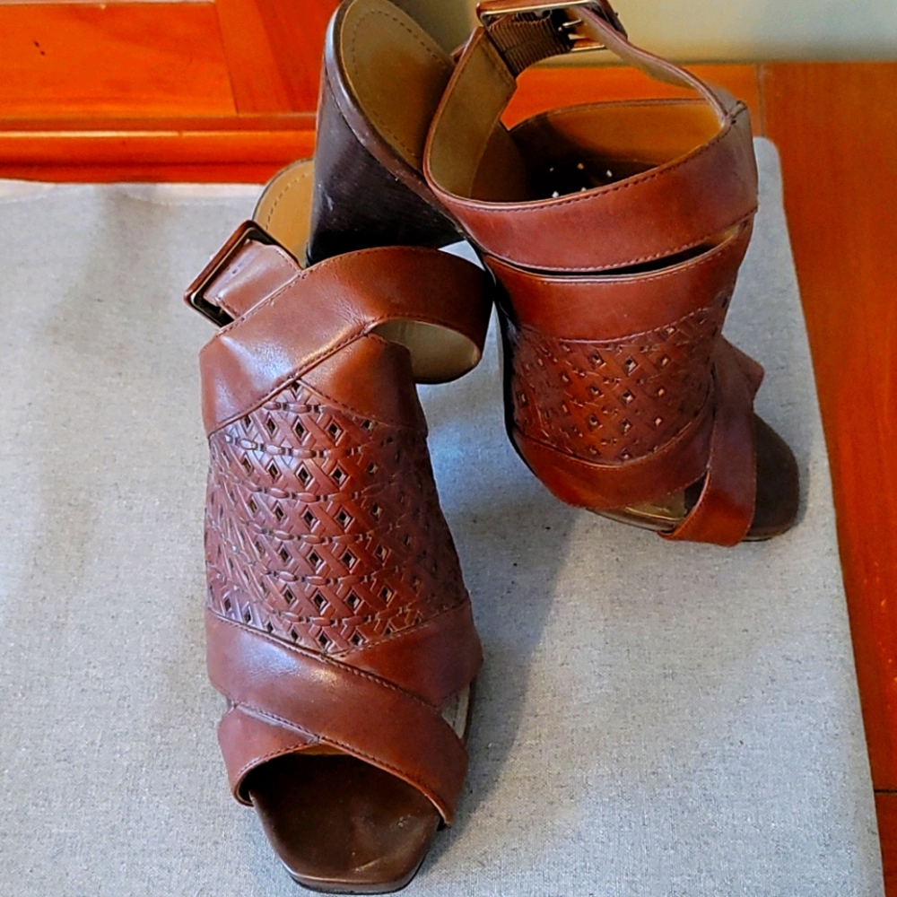 Brown woven sandal
